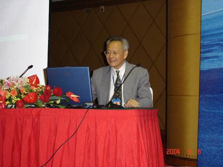 2004 (36).jpg - Sep 5~13, 2004 第5屆世界華人魚蝦營養學術研討會(The fiveth Symposium of World's Chinese Scientists on Nutrition and Feeding of Finfish and Shellfish, 5th SWCSNFFS)(大會專題演講)(中國大陸，廣東省珠海市) [5th SWCSNFFS (Zhuhai, China)]-1